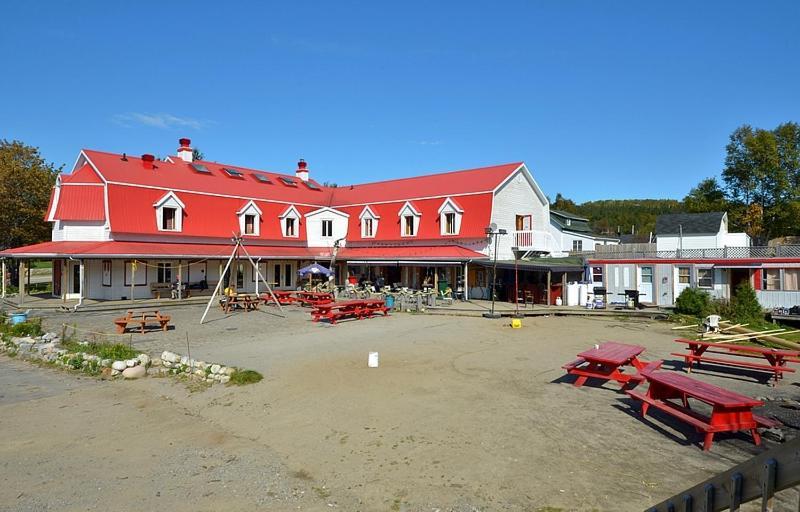 Auberge Jeunesse De Тадуссак Экстерьер фото